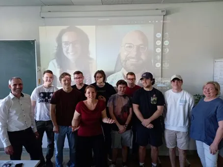 Schüler und Lehrer*innen HTL Mössingerstraße